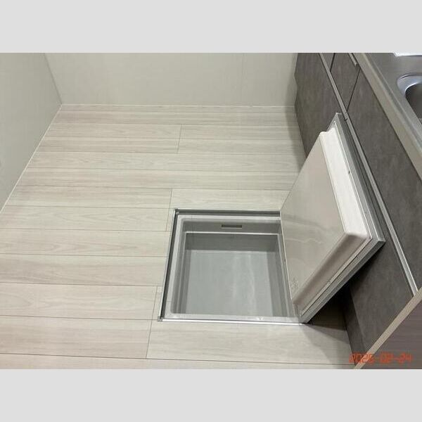 その他 (床下収納)
