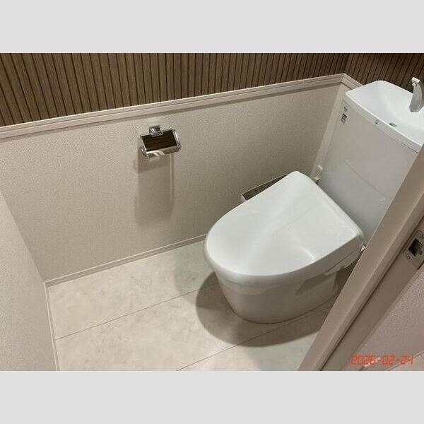 トイレ (温水洗浄暖房便座)