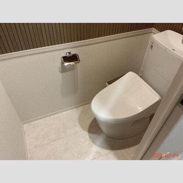 トイレ (温水洗浄暖房便座)