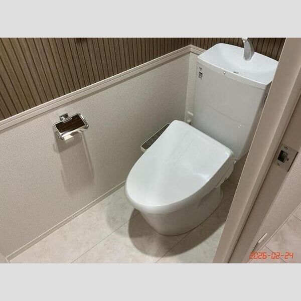 トイレ (温水洗浄暖房便座)