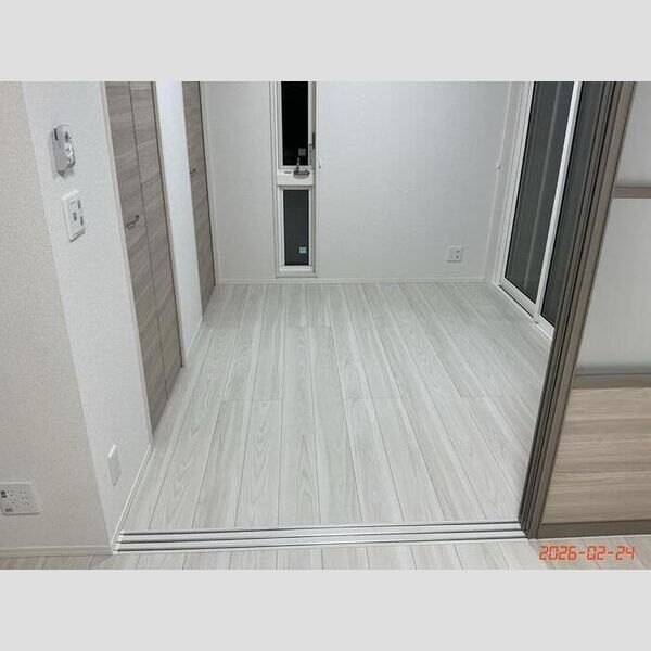 その他 (南側洋室)