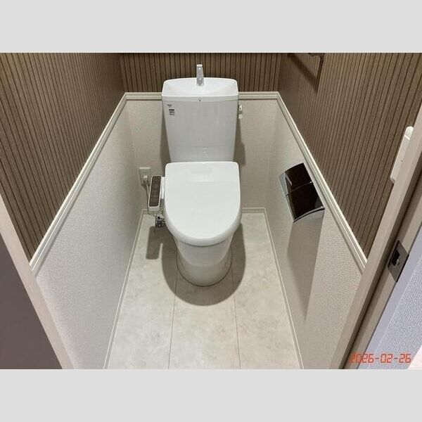 トイレ (温水洗浄暖房便座)