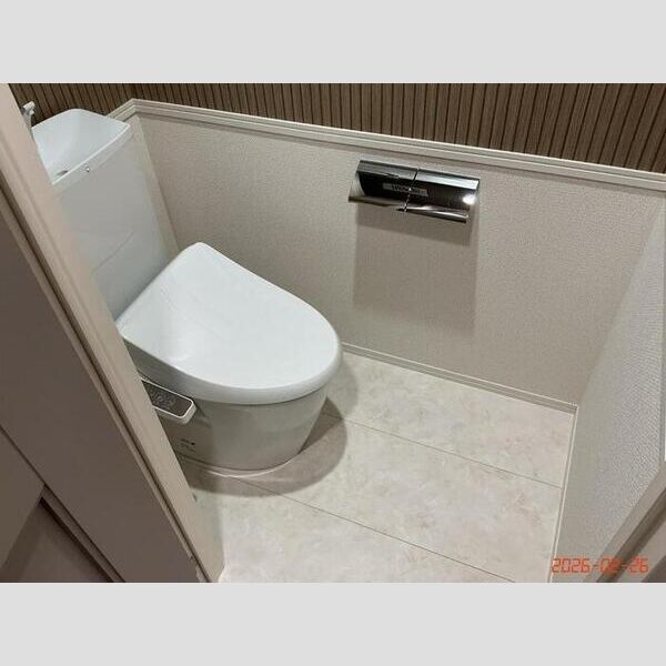 トイレ (温水洗浄暖房便座)
