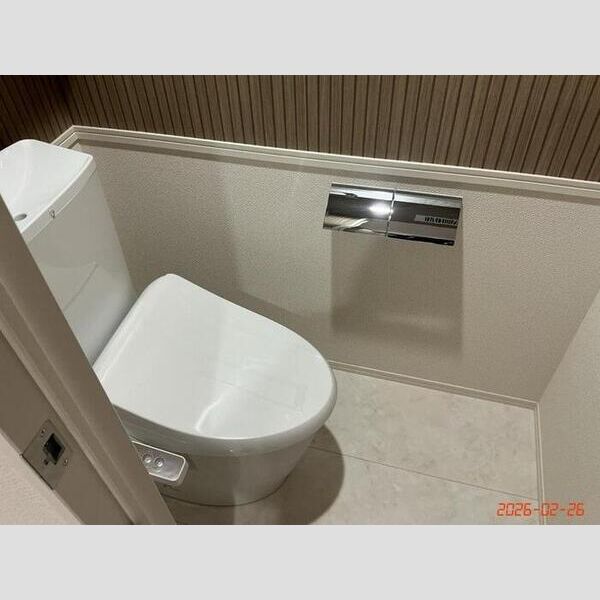 トイレ (温水洗浄暖房便座)