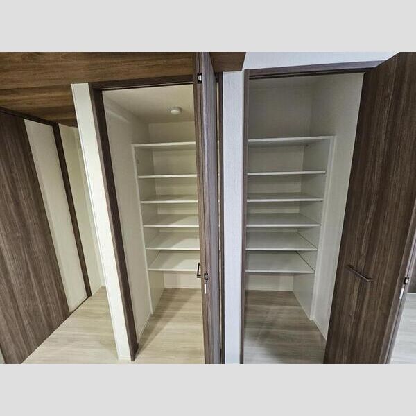 居室・リビング (LDK物入)