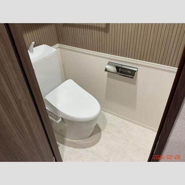 トイレ (温水洗浄暖房便座)