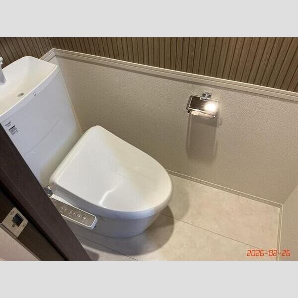 トイレ (温水洗浄暖房便座)