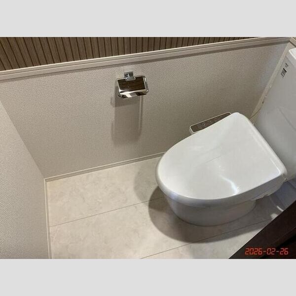 トイレ (温水洗浄暖房便座)