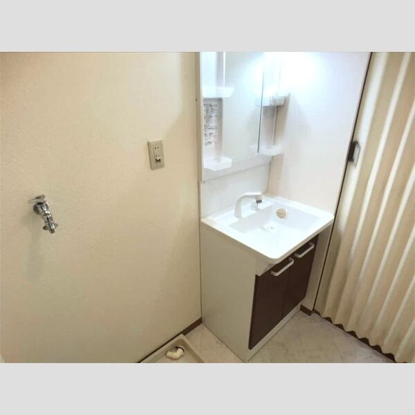 洗面所 (洗髪洗面化粧台)