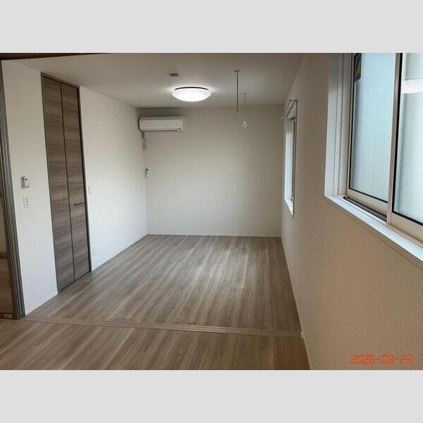 その他 (西側洋室)