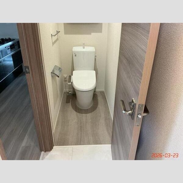 トイレ (温水洗浄暖房便座)