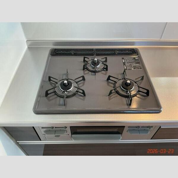 キッチン (3口ガスコンロ)