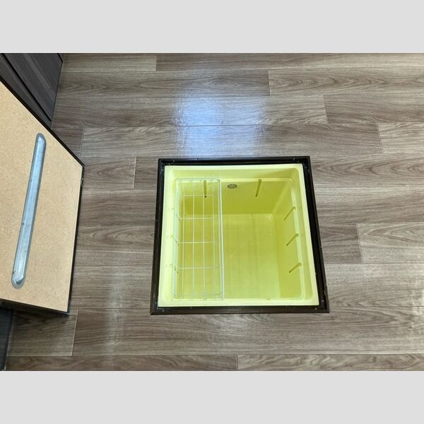その他 (床下収納)