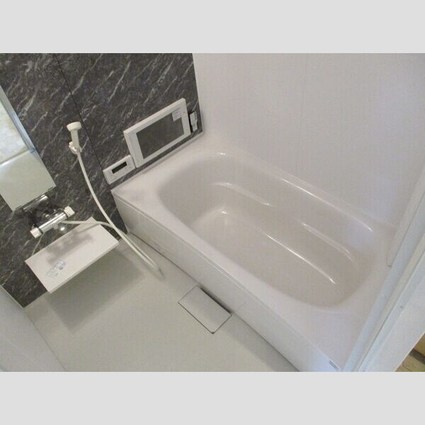 バス (浴室TV付き一坪風呂)