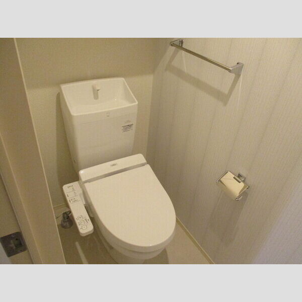 トイレ (温水洗浄暖房便座)