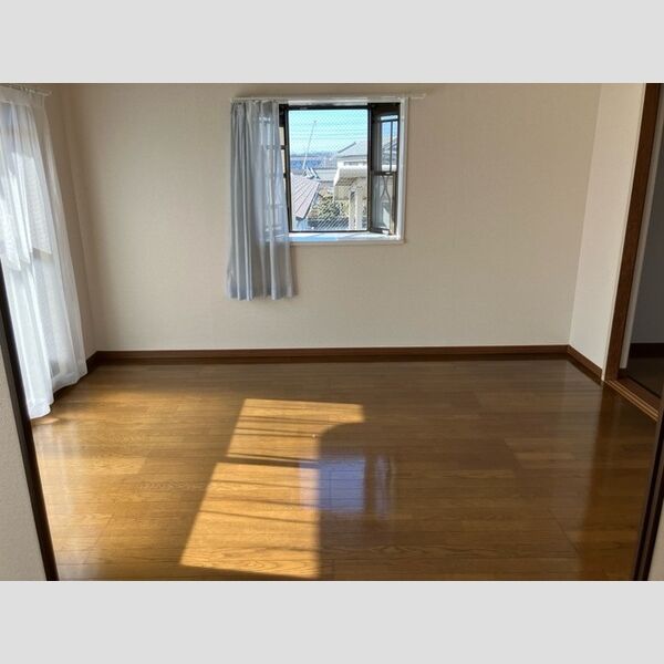 その他 (西側洋室)