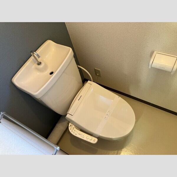 トイレ (温水洗浄暖房便座)