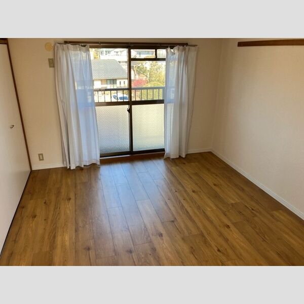 その他 (北側洋室)