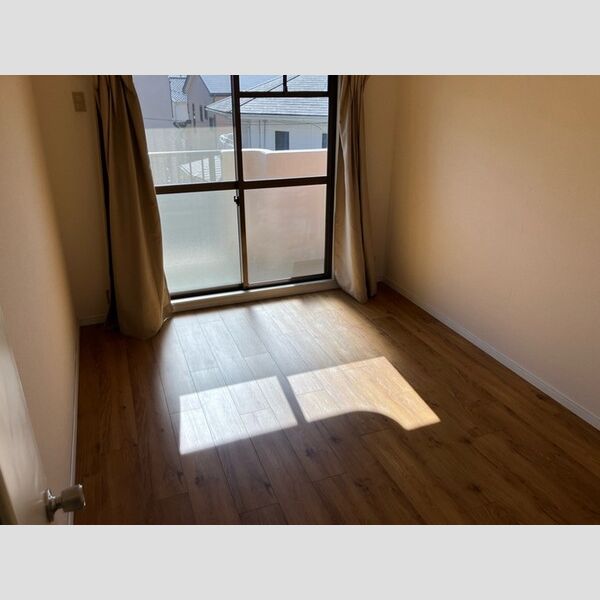 その他 (西側洋室)