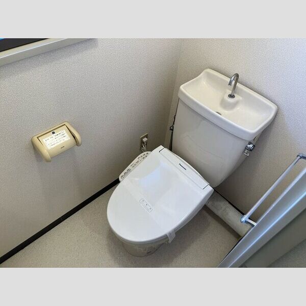 トイレ (温水洗浄暖房便座)