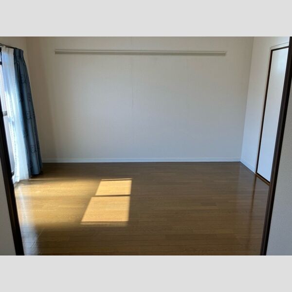 その他 (西側洋室)