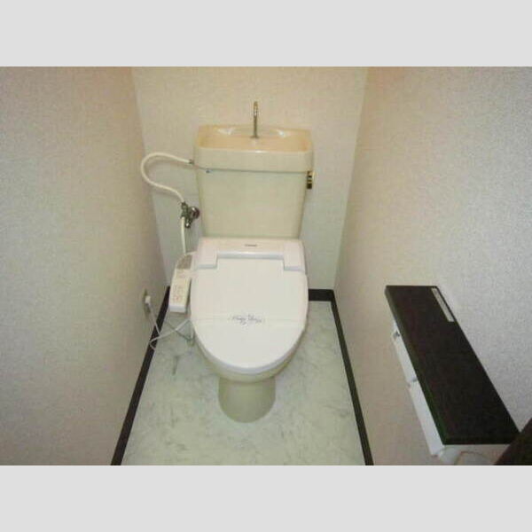 トイレ (温水洗浄暖房便座)