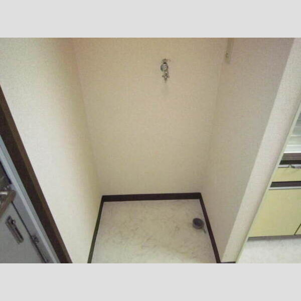 洗面所 (洗濯機置き場)