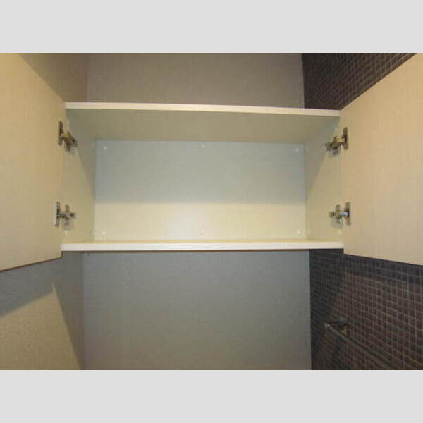 トイレ (トイレ収納棚)