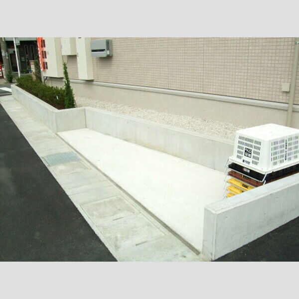 現地周辺 (ゴミ置き場)