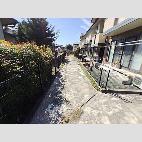 現地周辺 (共用通路)