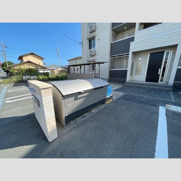 現地周辺 (ゴミ置き場)