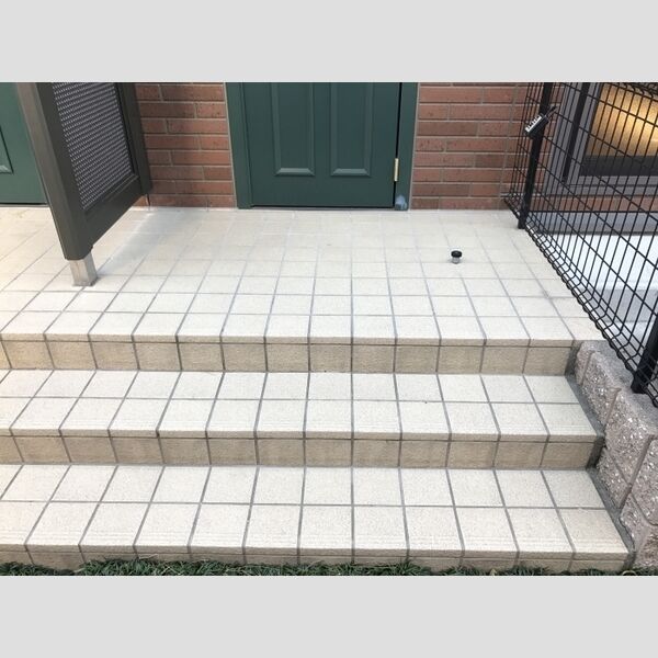 エントランス (エントランス)