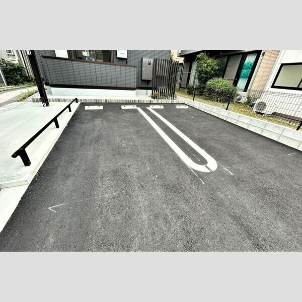駐車場 (駐車場)