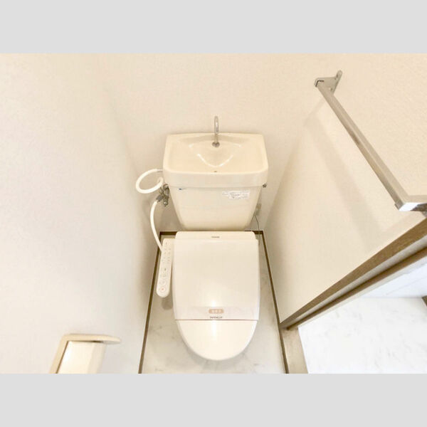 トイレ (温水洗浄暖房便座)