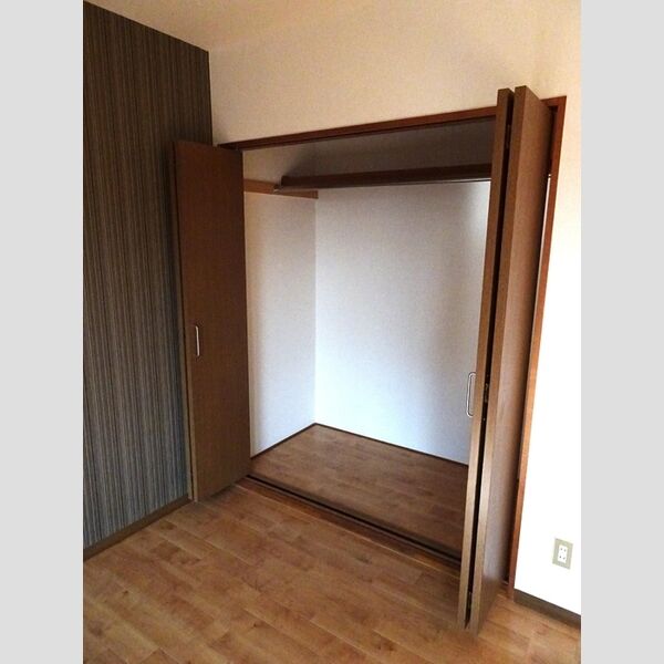 収納 (リビングクローゼット)