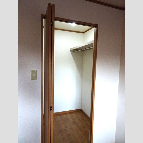 収納 (洋室クローゼット)