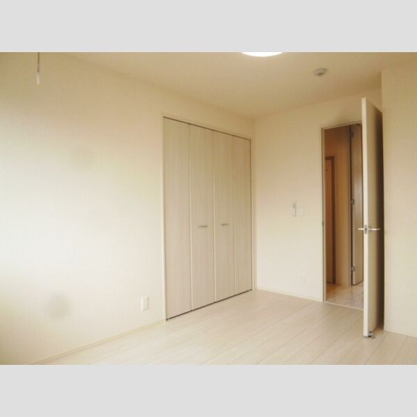 その他 (北側5.8帖洋室)