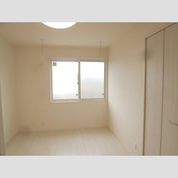 その他 (北側5.8帖洋室)