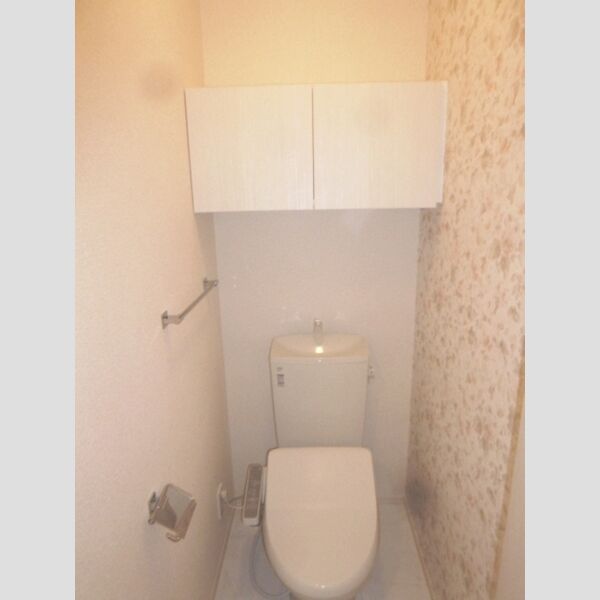 トイレ (トイレ)