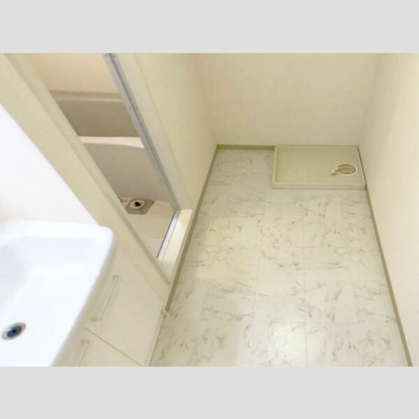 洗面所 (洗濯機置場)