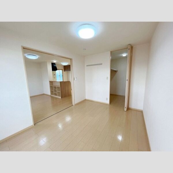 その他 (南側洋室)