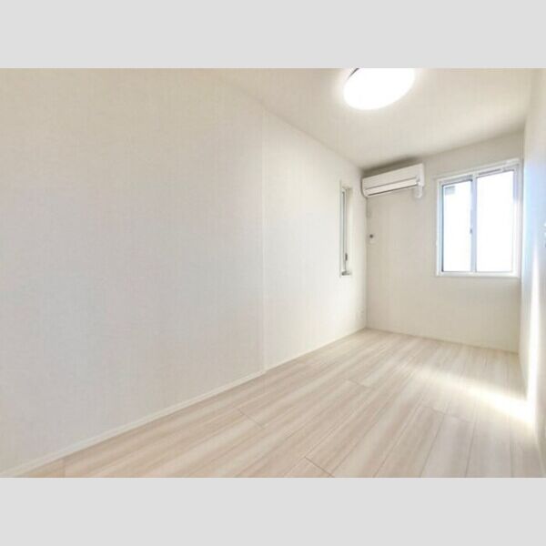 その他 (洋室　エアコン、　照明付き)