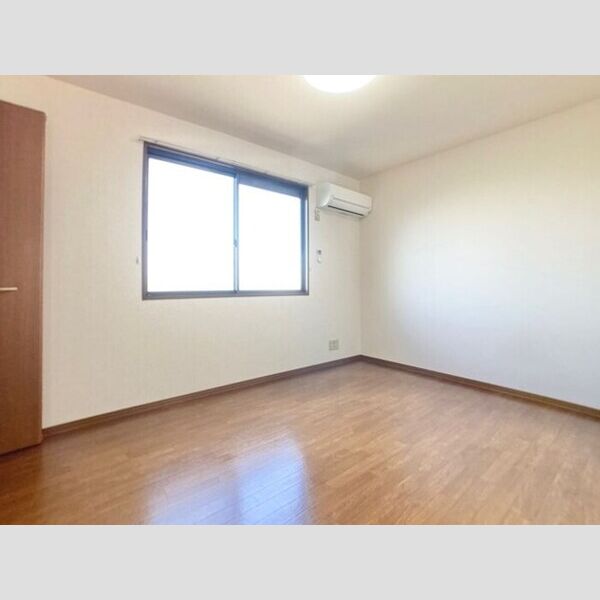 その他 (北側洋室)