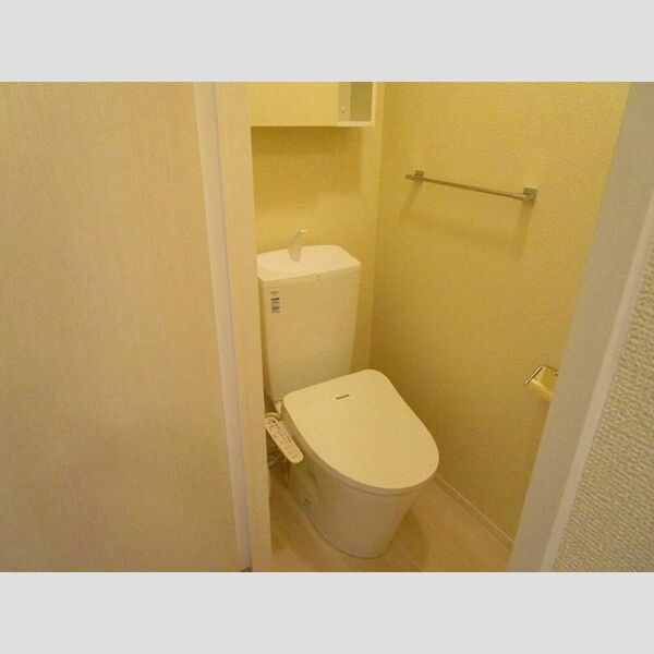 トイレ (温水洗浄暖房便座)