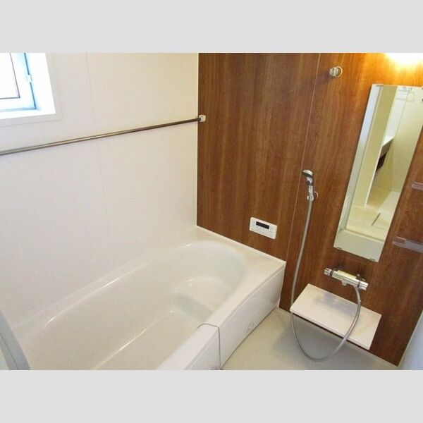 バス (浴室(追い焚き給湯、浴室換気乾燥機付))