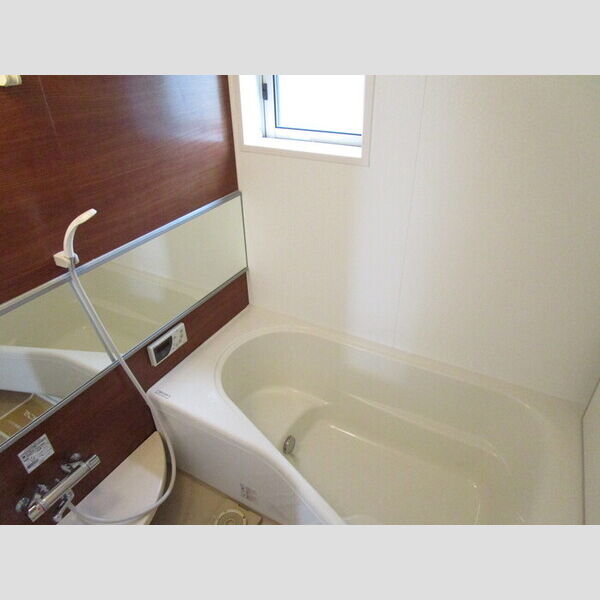 バス (浴室(追い焚き給湯、換気乾燥機付き))