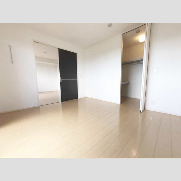 その他 (南側洋室)