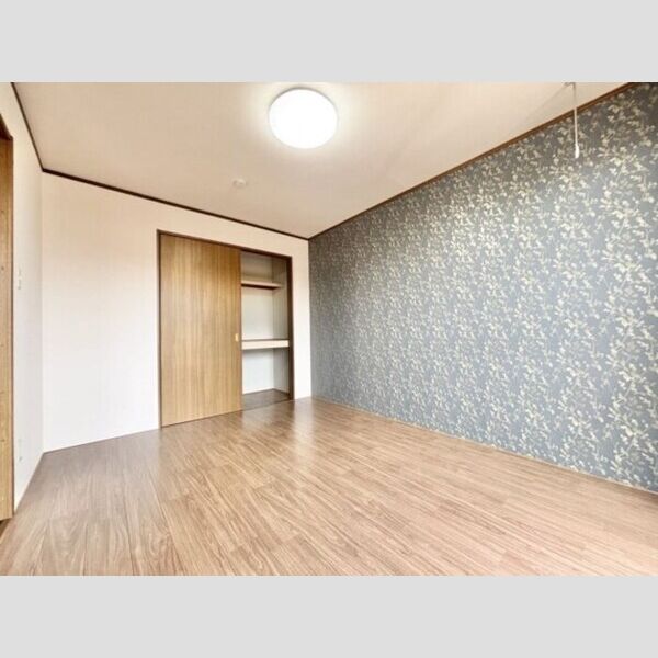 その他 (南側洋室)