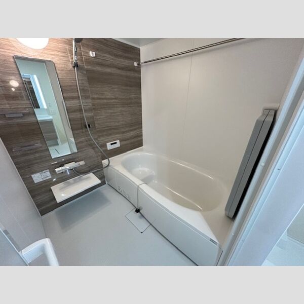 バス (浴室換気乾燥機付き　(追い焚き給湯1坪バス))