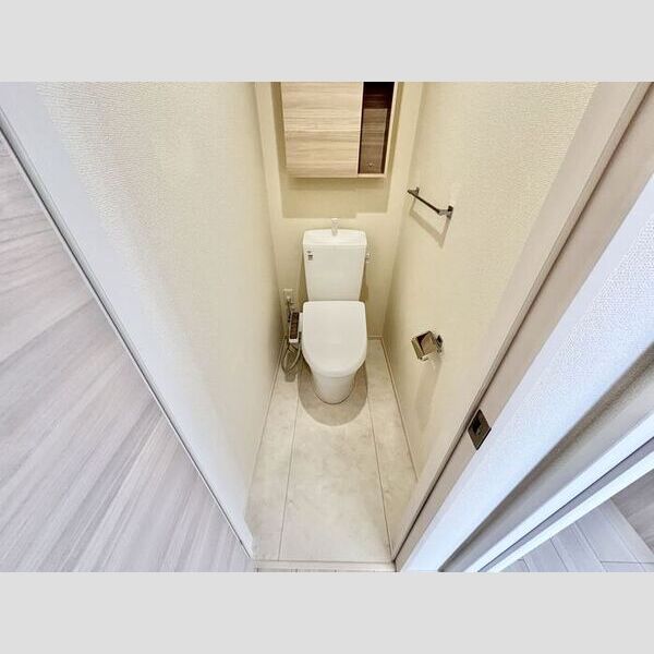 トイレ (温水洗浄暖房便座)